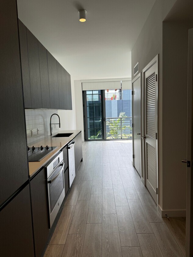 Foto principal - 275 NW 26th St