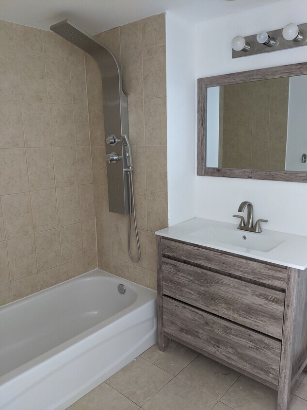 Foto del edificio - 275 NE 18th St