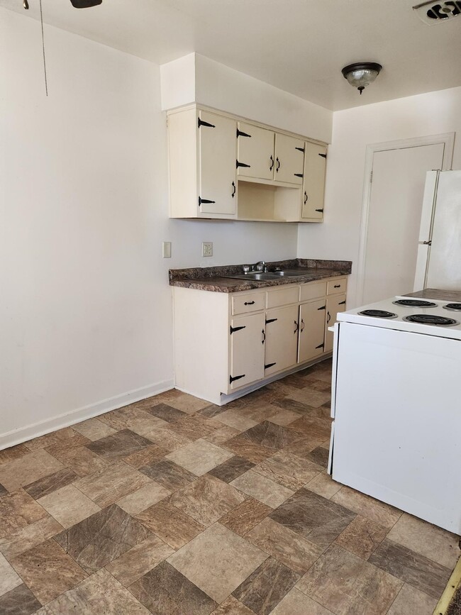 Building Photo - 2806 Forest Hill Ave NW