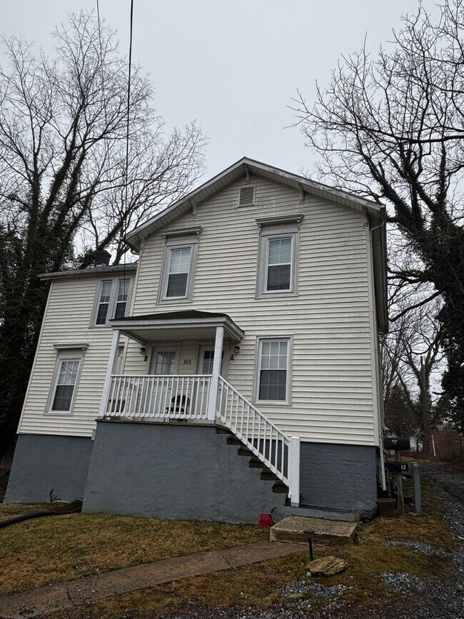 Building Photo - 103 Tucker St