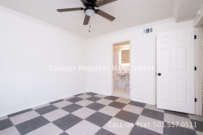 Building Photo - 623 Sherman St