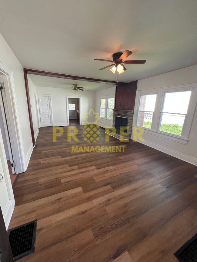 Foto del edificio - 3 bedrooms 1 bathroom house COMING SOON !