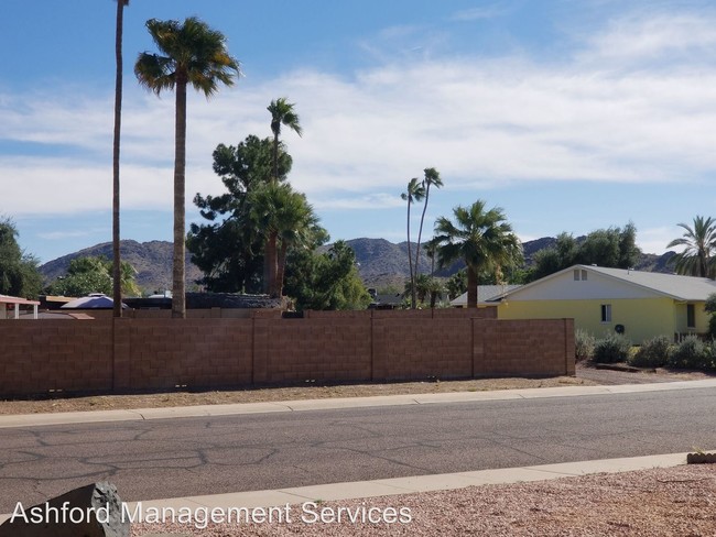 Foto del edificio - 4 br, 3 bath House - 10028 N. 30th St.