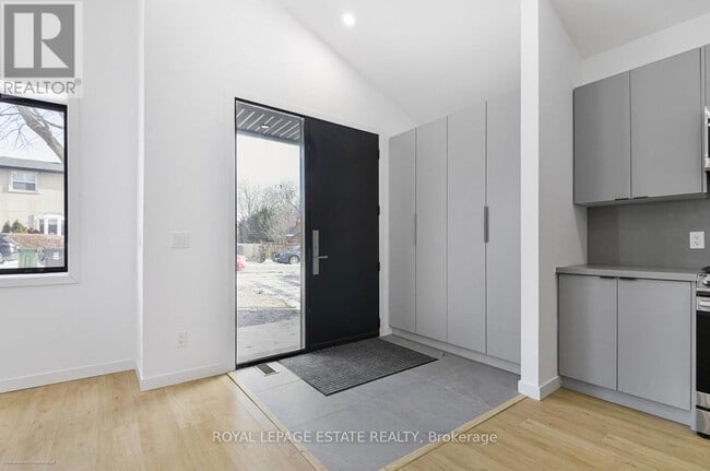 Building Photo - 506 Scarborough Rd