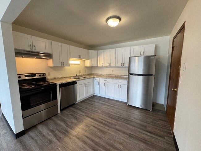 Kitchen - 1303 Morris Ave