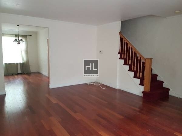 Building Photo - 6861 Selfridge St