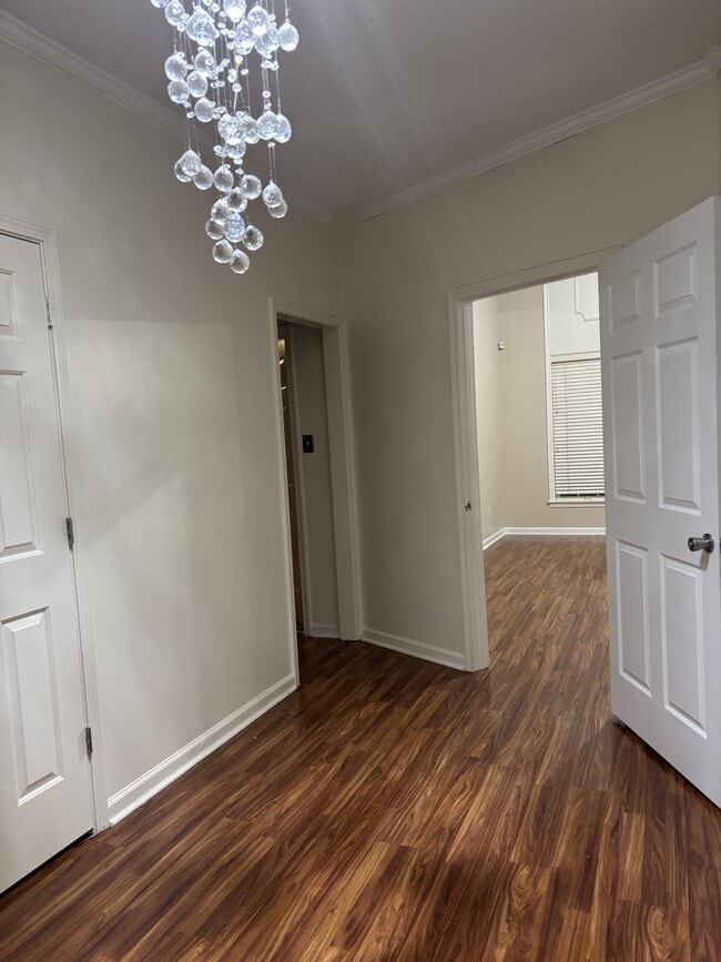 Foto del edificio - 203 Walnut Gardens Dr