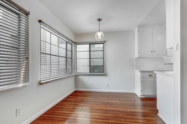 Building Photo - 842-844 2nd St in Santa Monica - North of ...
