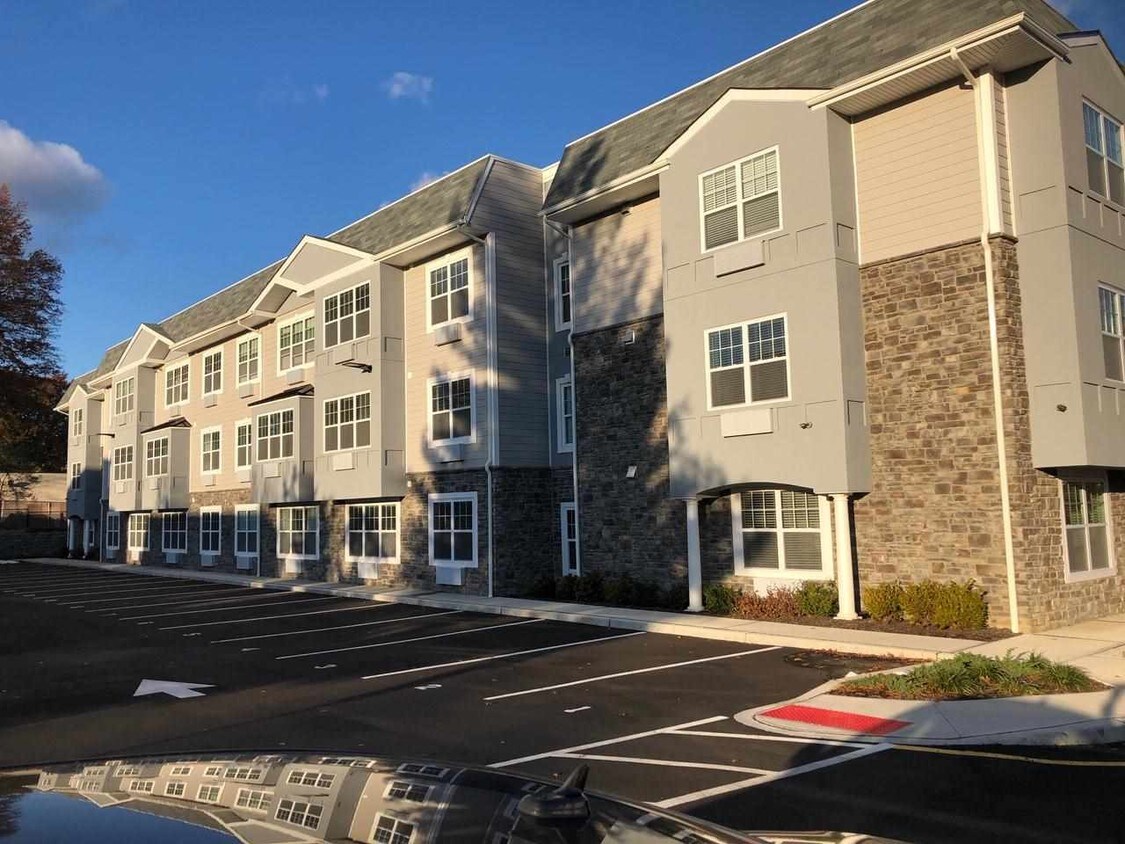 163 Schley St Unit 101, Garfield, NJ 07026 Room for Rent in Garfield, NJ