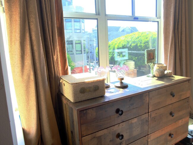 Bedroom view - 2075 Sutter St