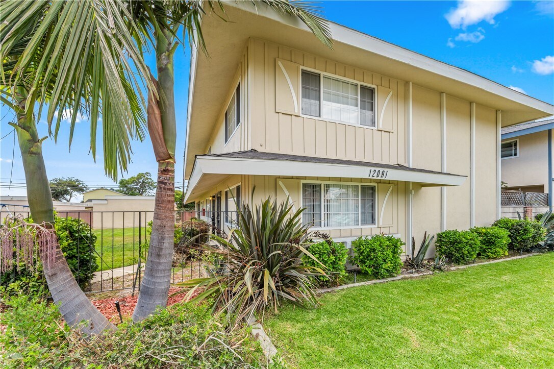 Foto principal - 12091 Bailey St