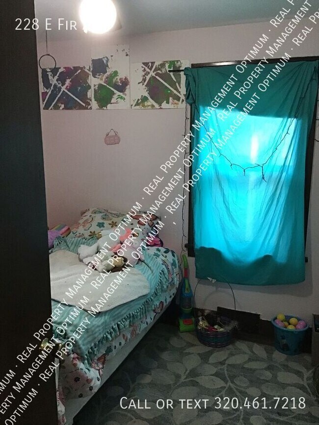 Foto del edificio - 228 E Fir Ave