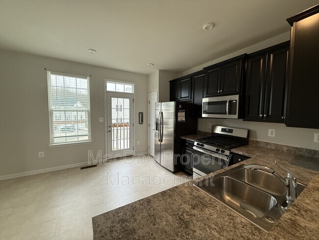 Foto del edificio - 505 Rolling Valley Dr