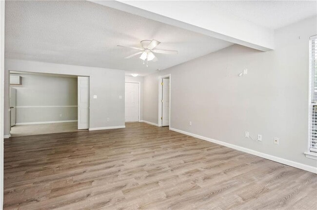 Building Photo - 6362 Wedgeview Ct