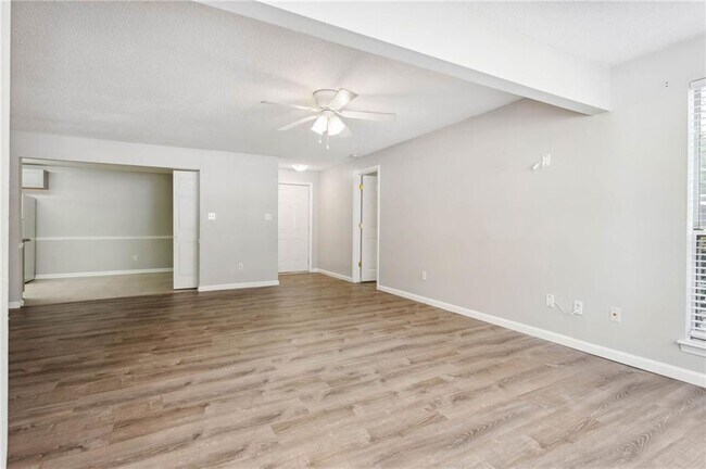 Foto del edificio - 6362 Wedgeview Ct