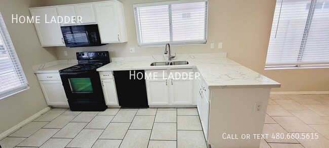 Building Photo - 10423 W Pasadena Ave