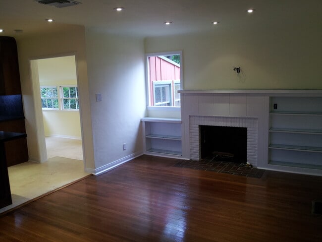Building Photo - 14152 Lemay St