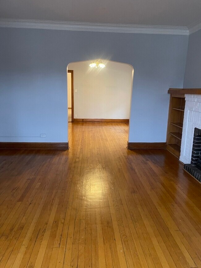 Foto del edificio - 2105 Gunderson Ave