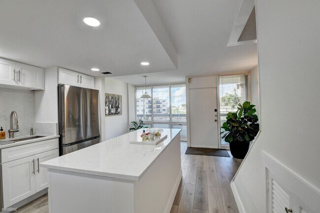 Building Photo - 2 br, 2.5 bath House - 1401 S Federal Hwy ...