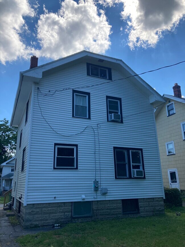 Building Photo - 63 Nellis Park