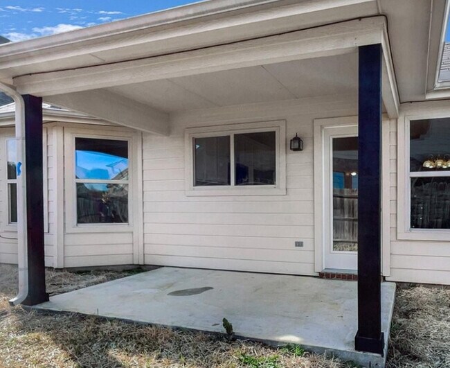 Foto del edificio - 8029 Mountain Knoll Ct