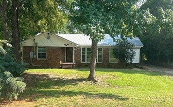 Building Photo - 1028 S Azalea Dr
