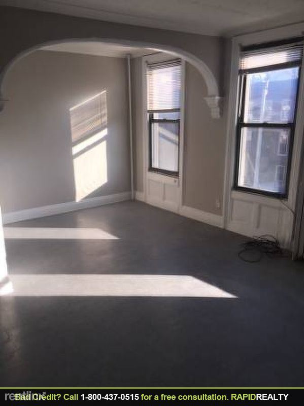 Building Photo - 211 Monroe St