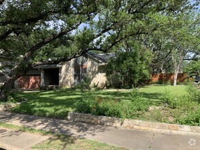 Building Photo - 4610 White Elm Dr