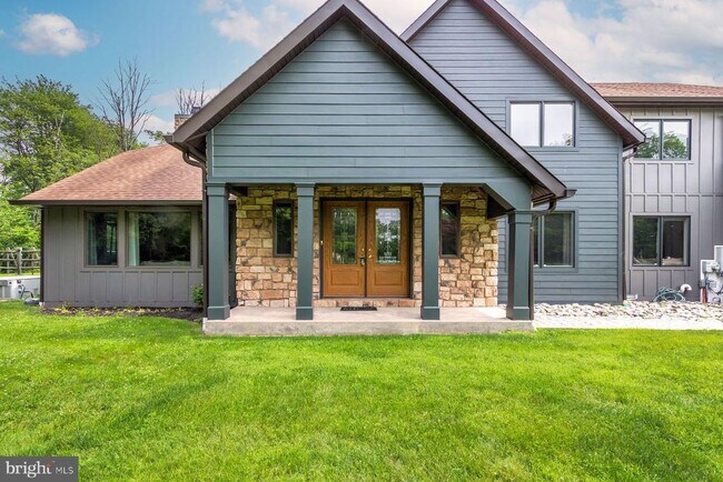 Foto del edificio - 125 Edison Furlong Rd