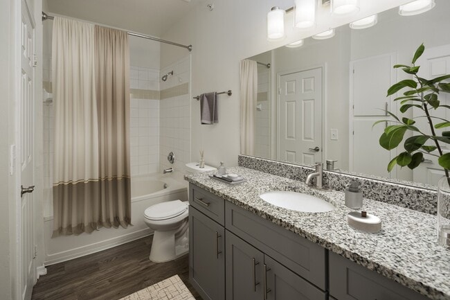 Foto del edificio - Wesley St. James Apartments at Sandy Springs