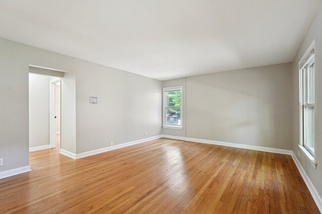 Building Photo - Henry Clay Court Apartments