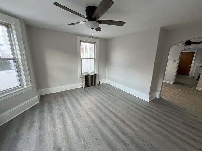 Building Photo - 119 Joliette St