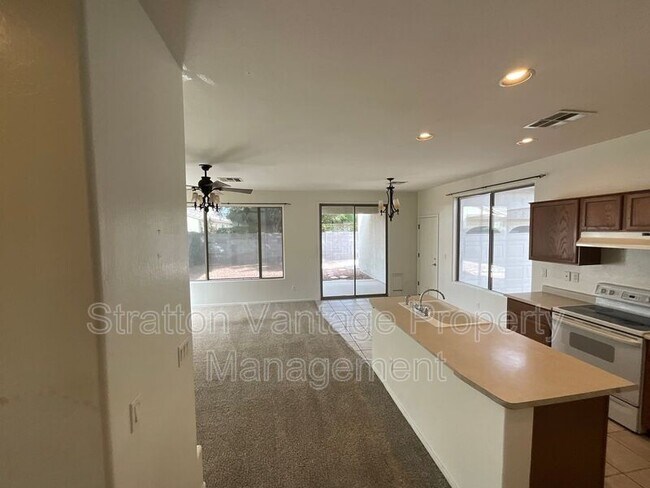 Building Photo - 192 W Mahogany Pl