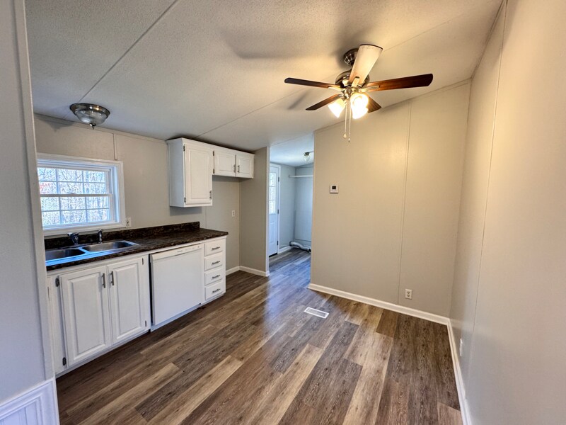 Foto del edificio - 5251 Morgan Creek Rd