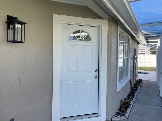 Building Photo - 3/2 Pool Home for Rent