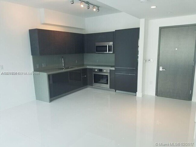 Building Photo - 1080 Brickell Ave