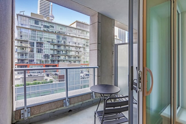 Building Photo - 208 Adelaide St W