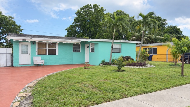 Building Photo - 2220 NW 23rd Ln