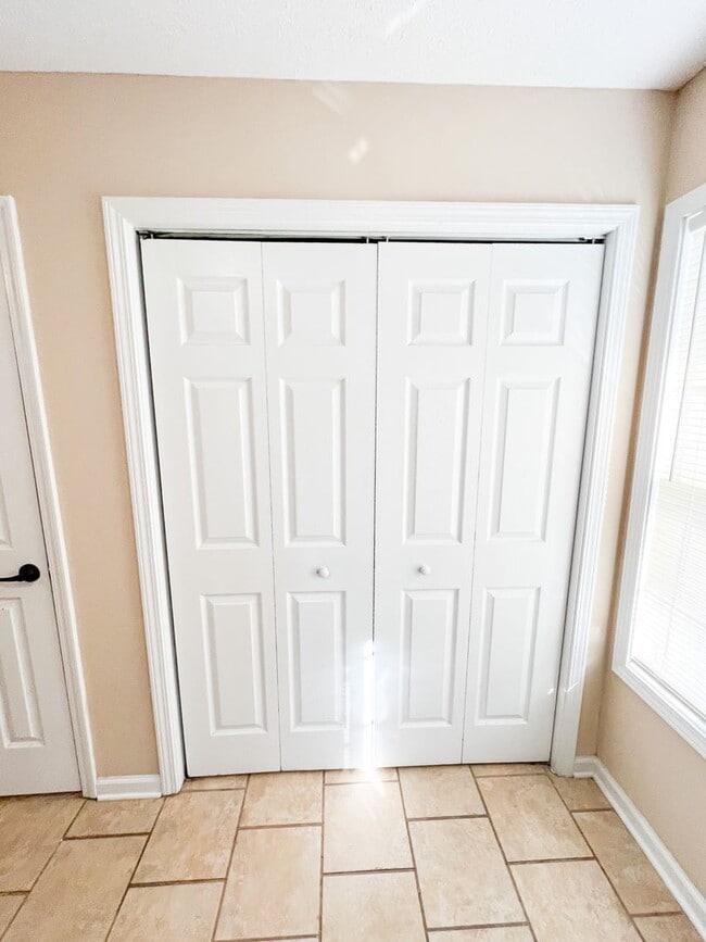 Foto del edificio - 2 Bedroom 1.5 Bathroom Townhome