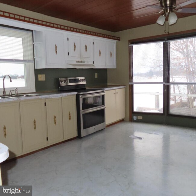 Building Photo - 5687 2nd St