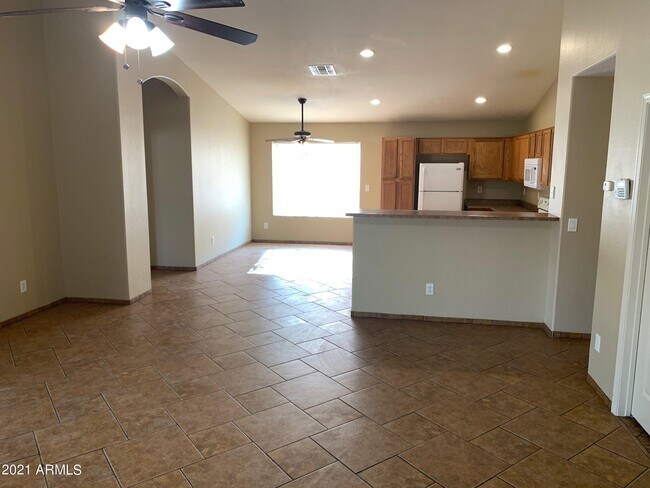 Foto del edificio - 12530 W Coldwater Springs Blvd