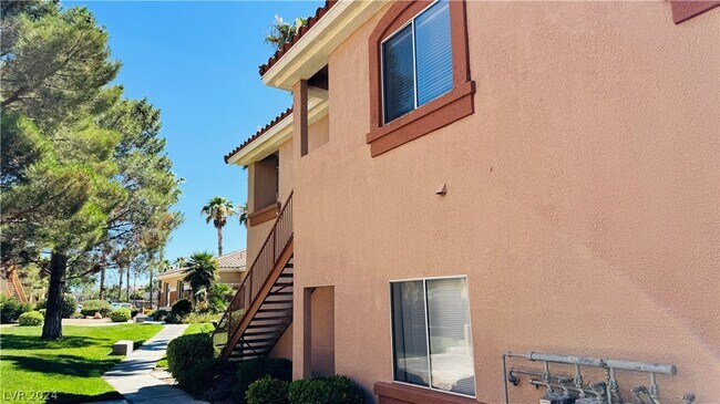 Foto del edificio - 1050 E Cactus Ave