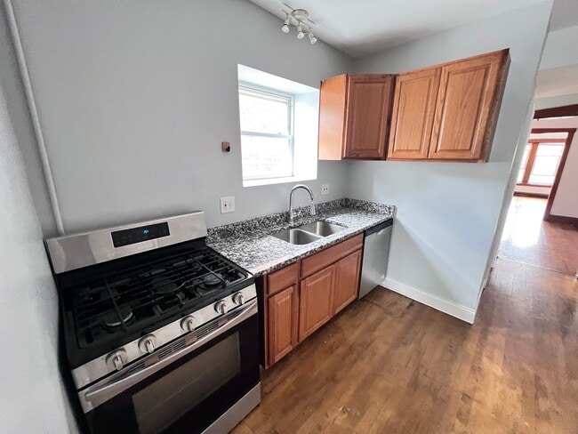 Building Photo - 2817 N Clybourn Ave