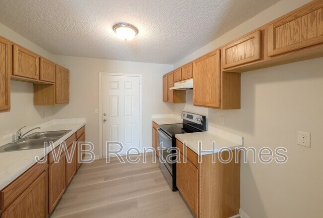 Foto del edificio - 4379 Melissa Ct W