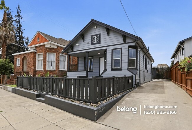 Building Photo - 1395 Vine St
