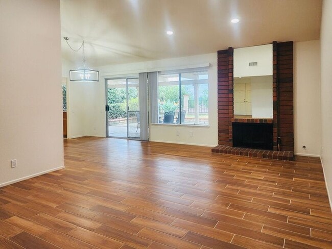 Foto del edificio - 23581 Via Calzada