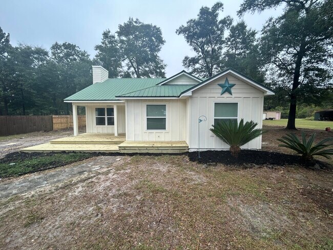Foto del edificio - 218 Sparkleberry Ln