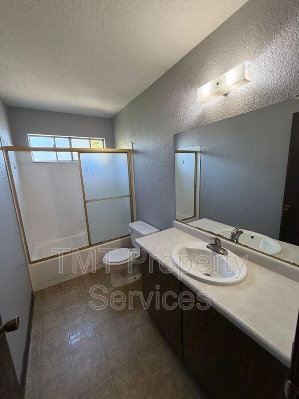 Building Photo - 3591 Quail Lakes Dr