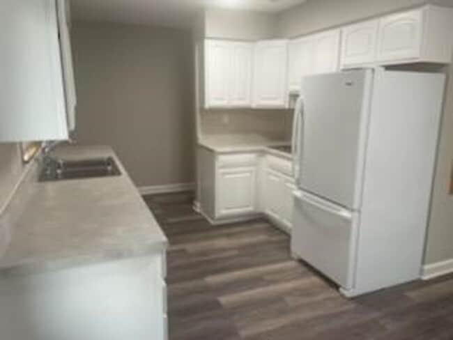 Building Photo - 3 Bedroom in Grayslake