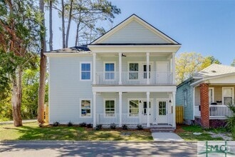 Building Photo - 1615 Le Grand St